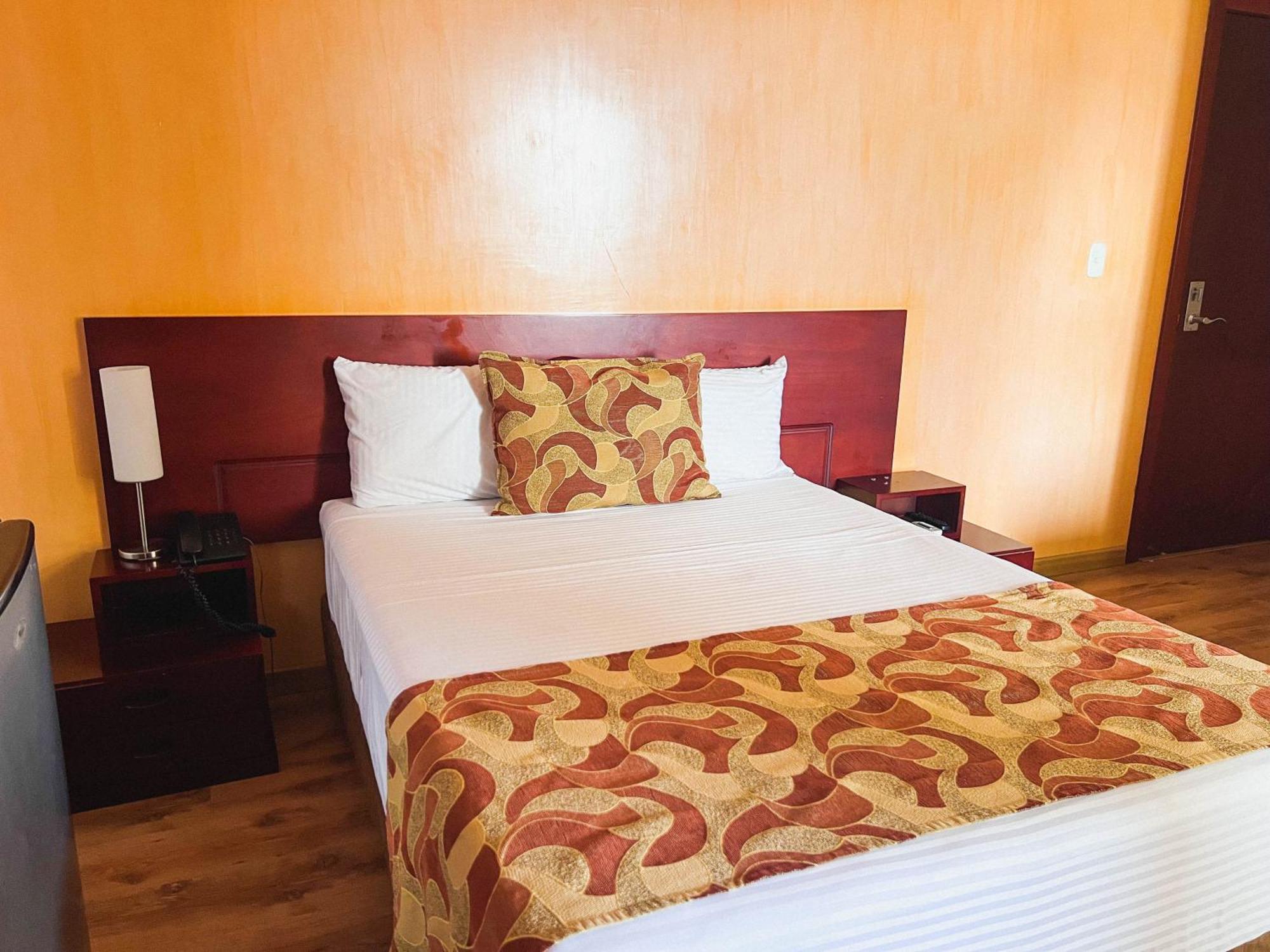 Hotel Luxor Pereira Exterior photo